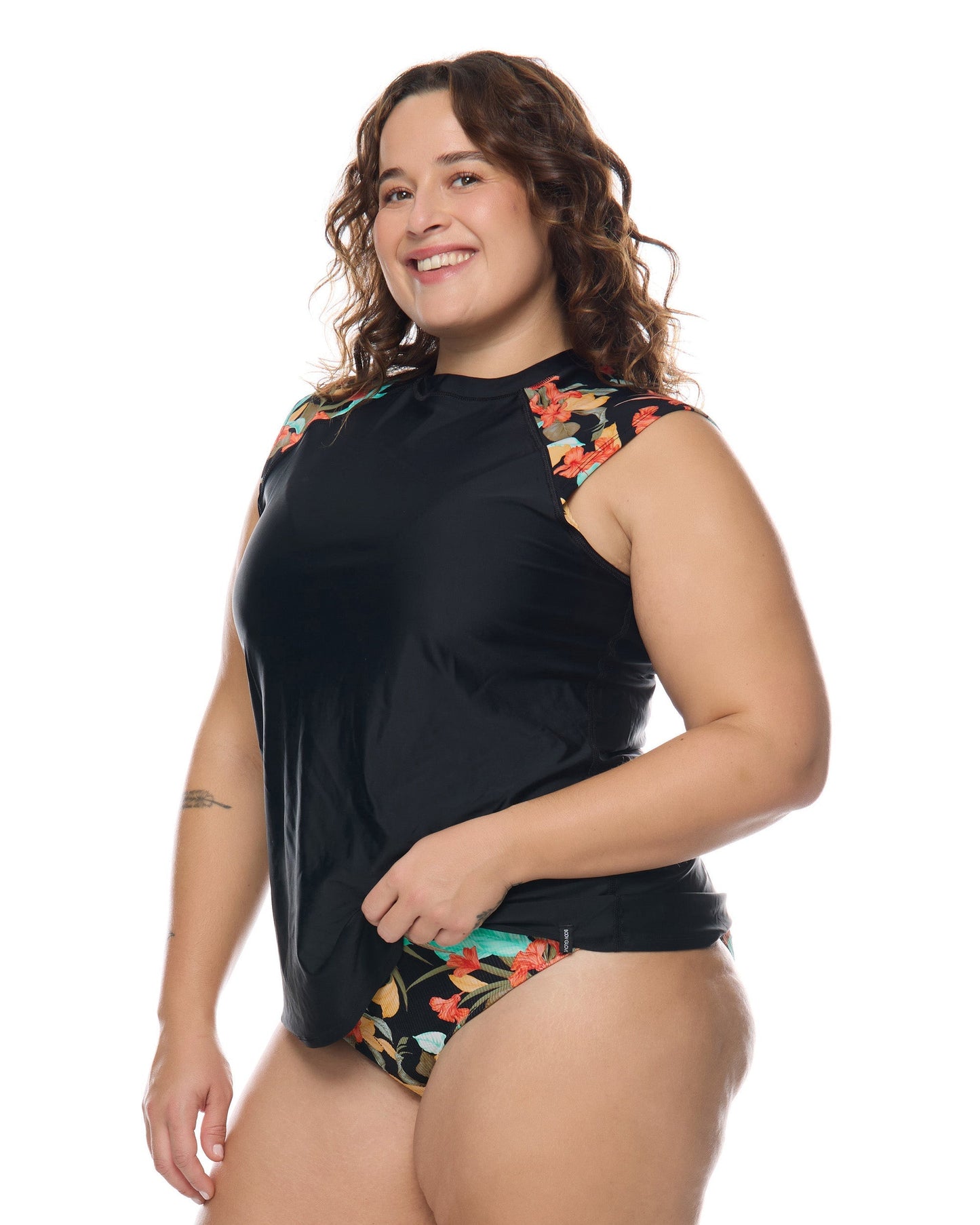 Hamoa Sleek Plus Size Long Sleeve Rashguard - Black